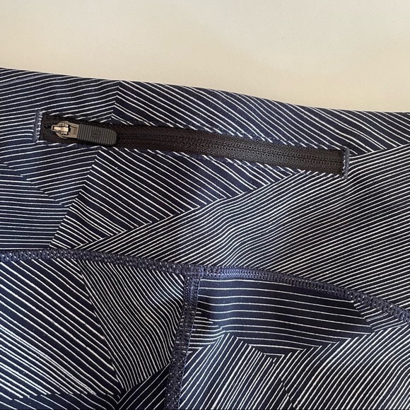 lululemon athletica | Speed Up Tight in Etch Hail Midnight Navy, 8 - Picture 5 of 9